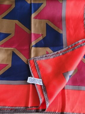 Vintage totes Red and Gray Water-Repellent Rain 26 Inch Square Scarf